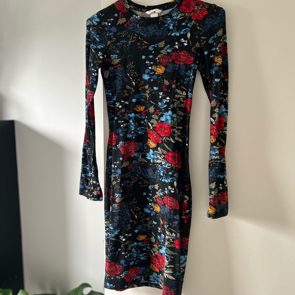 H&M Red and Blue Bodycon Dress with Bell Sleeves